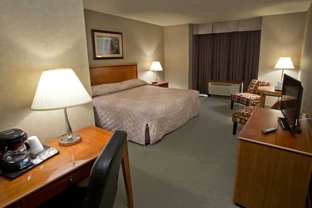 The Falls & Hotel 3*